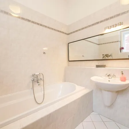 Libusina 3* Kutná Hora